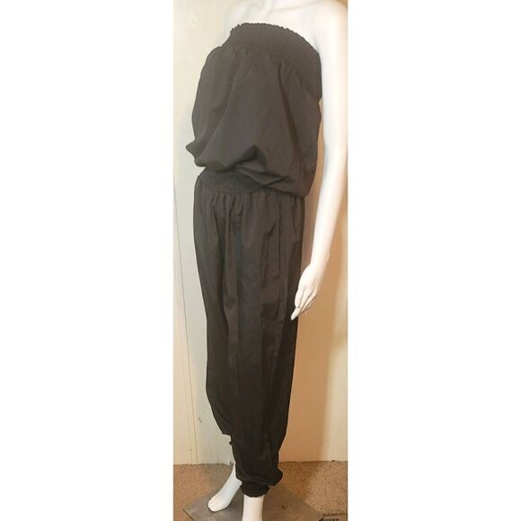 Silky Black Cuffed Sleeveless Romper w/ Pockets and Elastic Waist - Size XL - Picture 3 of 8